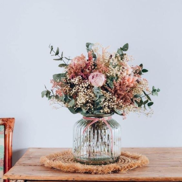 Jaki wazon wybrać na suszone kwiaty?