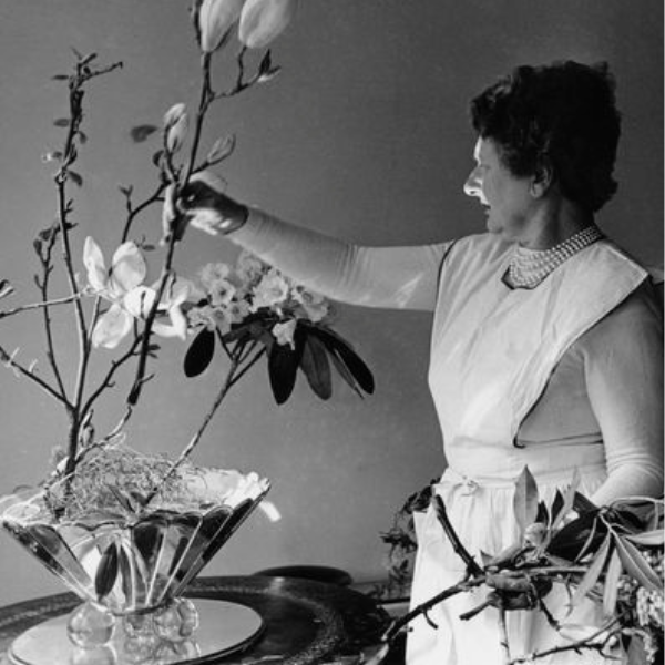 Rewolucja we florystyce, czyli postać Constance Spry i jej wpływ na sztukę układania kwiatów