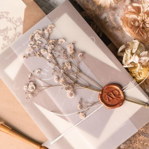 Jakie suszone kwiaty do zaproszeń: Twórcze i eleganckie rozwiązania na każdą uroczystość